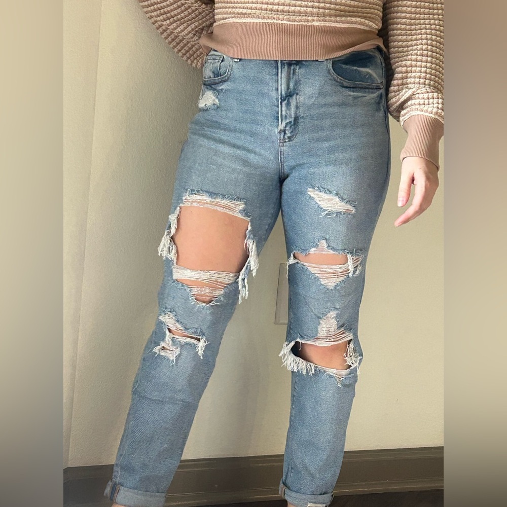 American Eagle
Women's Distressed Blue Jeans
